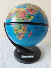 Globe terrestre - 🌍,