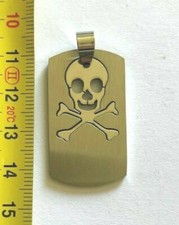 1 Pendentif; Tête de mort 2