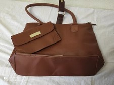 Sac à main  30 x 21 cm avec porte monnaie Daniel Hechter  marron