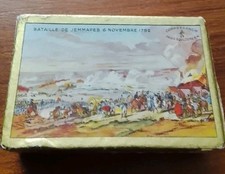 Boîte quasiment pleine plumes - boîte,