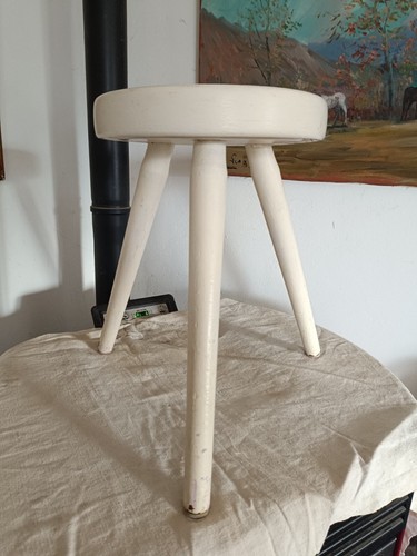 Tabouret tripode dans - tabouret,