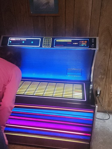 Seeburg stereo jukebox machine - seeburg,