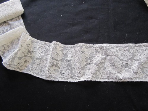 Ancien coupon dentelle - , de