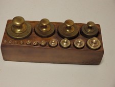 Boite ancienne poids laiton - de,