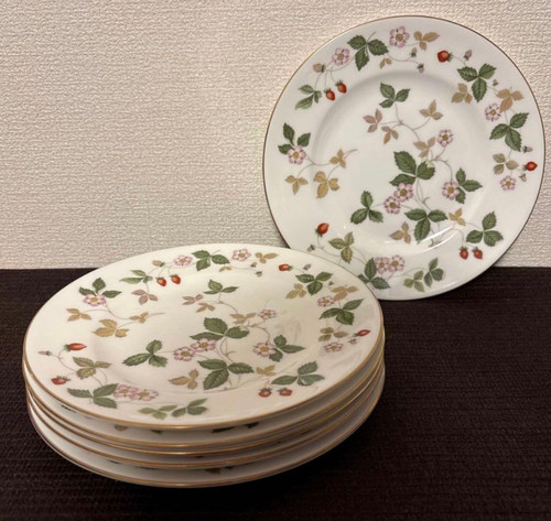 Ensemble assiettes à - 6,