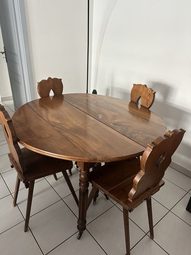 Table ancien avec chaises - table,