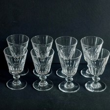 SÉRIE DE 8 VERRES À VIN BLANC  CRISTAL DE ST LOUIS À CÔTES PLATES MODÈLE CATON 