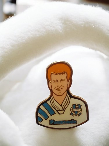 Pin vintage joueur olympique - pin's,