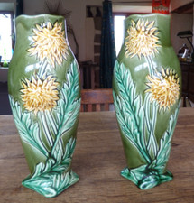 paire de vase en barbotine Orchies Onnaing ou autre décor floral art nouveau