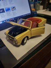 SOLIDO 1/18 PEUGEOT 403
