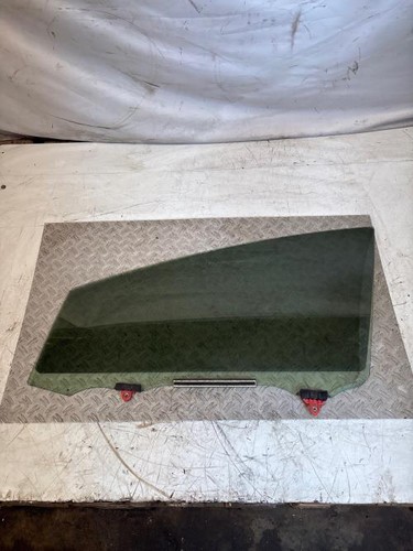 Vitre avant gauche toyota - avant,