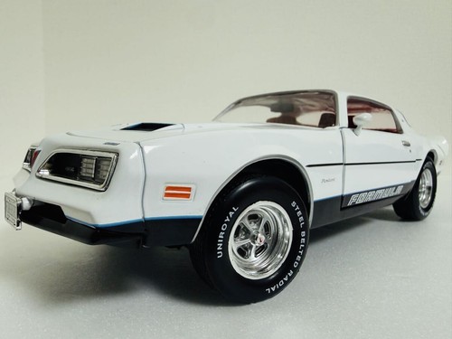 Autoworld pontiac firebird - autoworld,