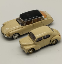 Lot de 2 Voitures Miniatures