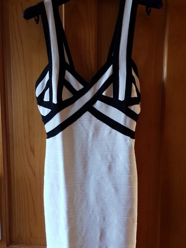 Robe bandage moulante - bandage,