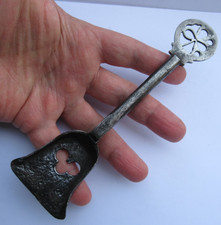 PELLE à COUVOT FER FORGE DECOUPE OUTIL ART POPULAIRE 17 cm