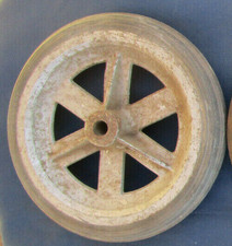 Roue voiture à pédales ancien jouet enfant métal pneus Dia.  20 cm