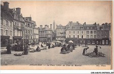 CAR-AABP2-50-0145 - AVRANCHES - la place littré un jour du marché