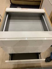 Meuble 3 tiroirs sur pied