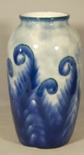Camille Tharaud Limoges, vase bleu aux fougères, époque Art Déco