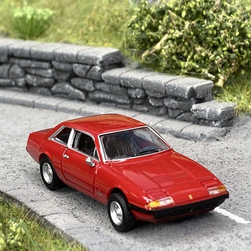 Ferrari 365 gt4 rouge - 365,