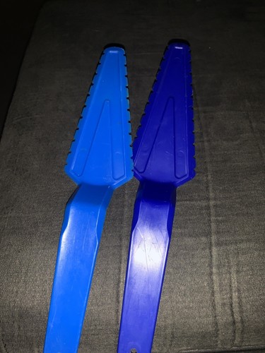 Tupperware blue serrated - tupperware,