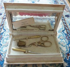 Ancien nécessaire à couture