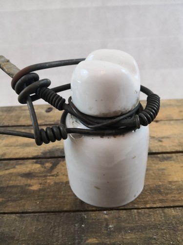 Isolateur électrique ancien