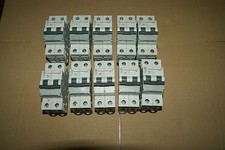 lot de 25 disjoncteurs GE