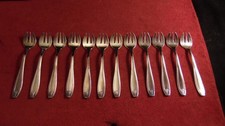 Service de 12 fourchettes a