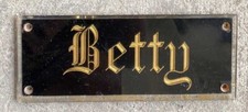 Plaque de Villa en plexiglas : Betty