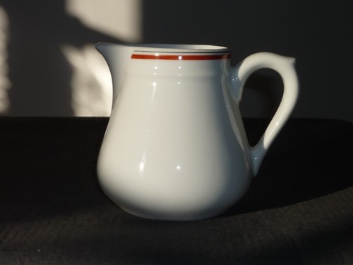 Pichet porcelaine - pichet,