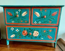 Commode miniature en hêtre 19