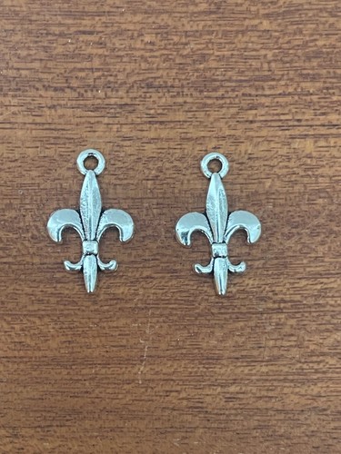 Pendentifs fleurs lys - fleurs,