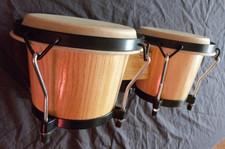 Instrument de musique 'Double Percussion' type Bongo, Diamètres : 17 et 14,5 cm