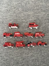 SÉRIE COMPLÈTE DE FÈVES CAMIONS DE POMPIER RÉTRO 2012