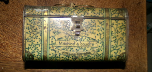 Boîte métallique allemande