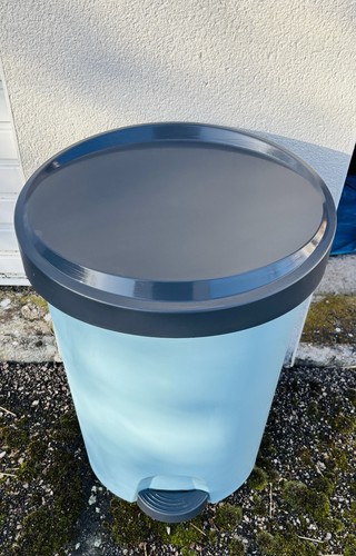 Poubelle pédale 45l - à,