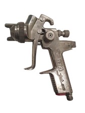 Pistolet de peinture chromée