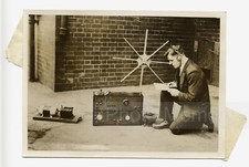 Poste radio et son antenne orientable, police britannique - Photo vintage c 1925