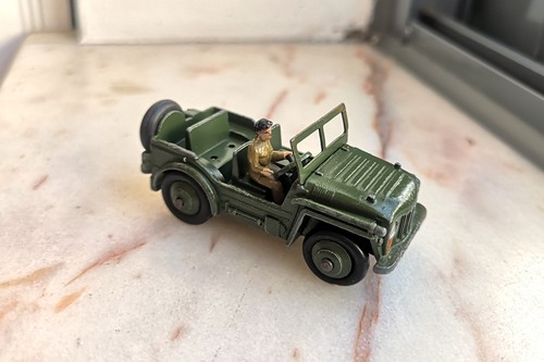 Dinky toys 674 jeep - dinky,