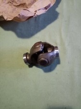 RENAULT 4CV jusqu'à 1954  Un croisillon de cardan D ou G