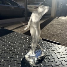 FIGURINE EN VERRE LALIQUE NUDE DANCER