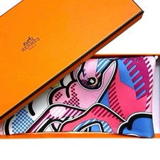 Écharpe Hermes en soie