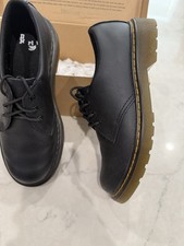 Nearly New With Box Doc