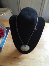 Collier avec pendentif en