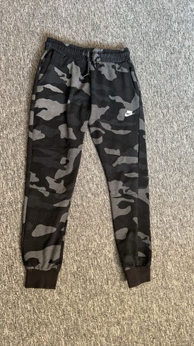 Jogging camouflage style