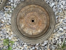 VOITURE A PEDALES ?? / Pedal