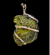 Collier pendentif moldavite