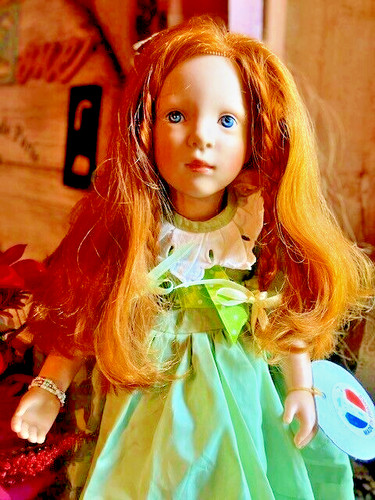 Poupee neuve petitcollin - poupee,