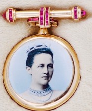 Fabergé Broche Longines